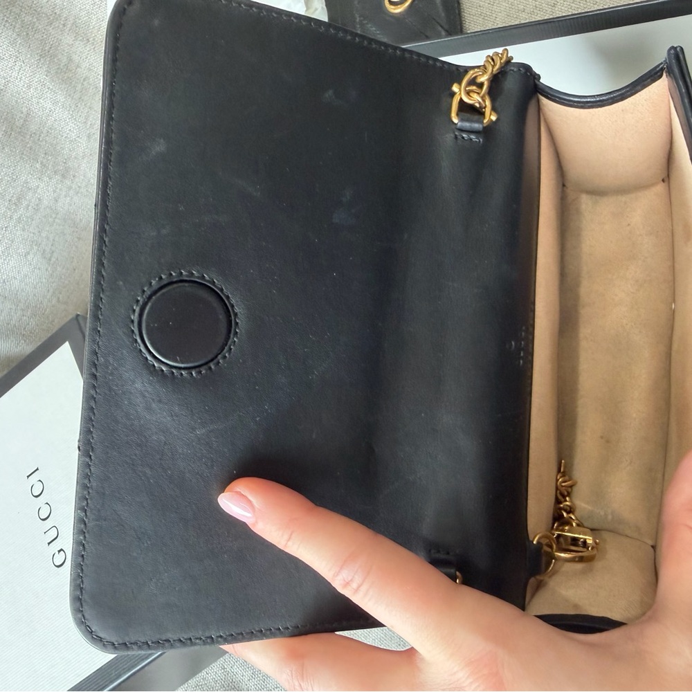 Gucci Black Chevron Leather Crossbody with Gold GG Hardware - Picture 2 of 4